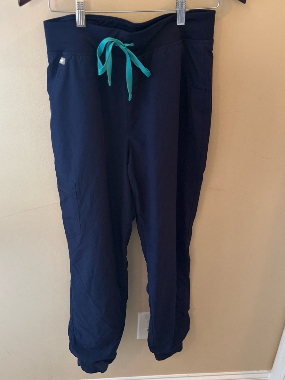 Figs Women’s Zamora Jogger Scrub Pants size medium tall